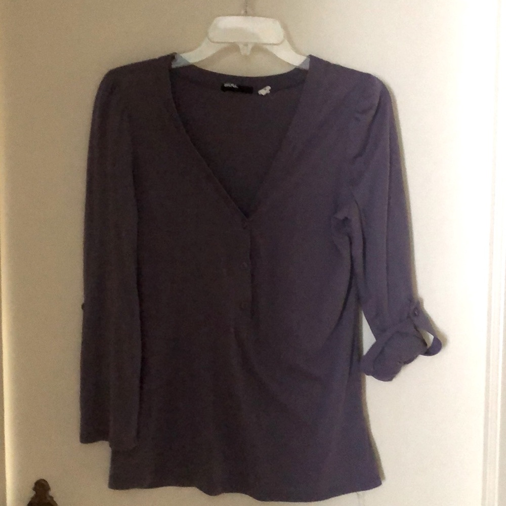 Long sleeve V neck T